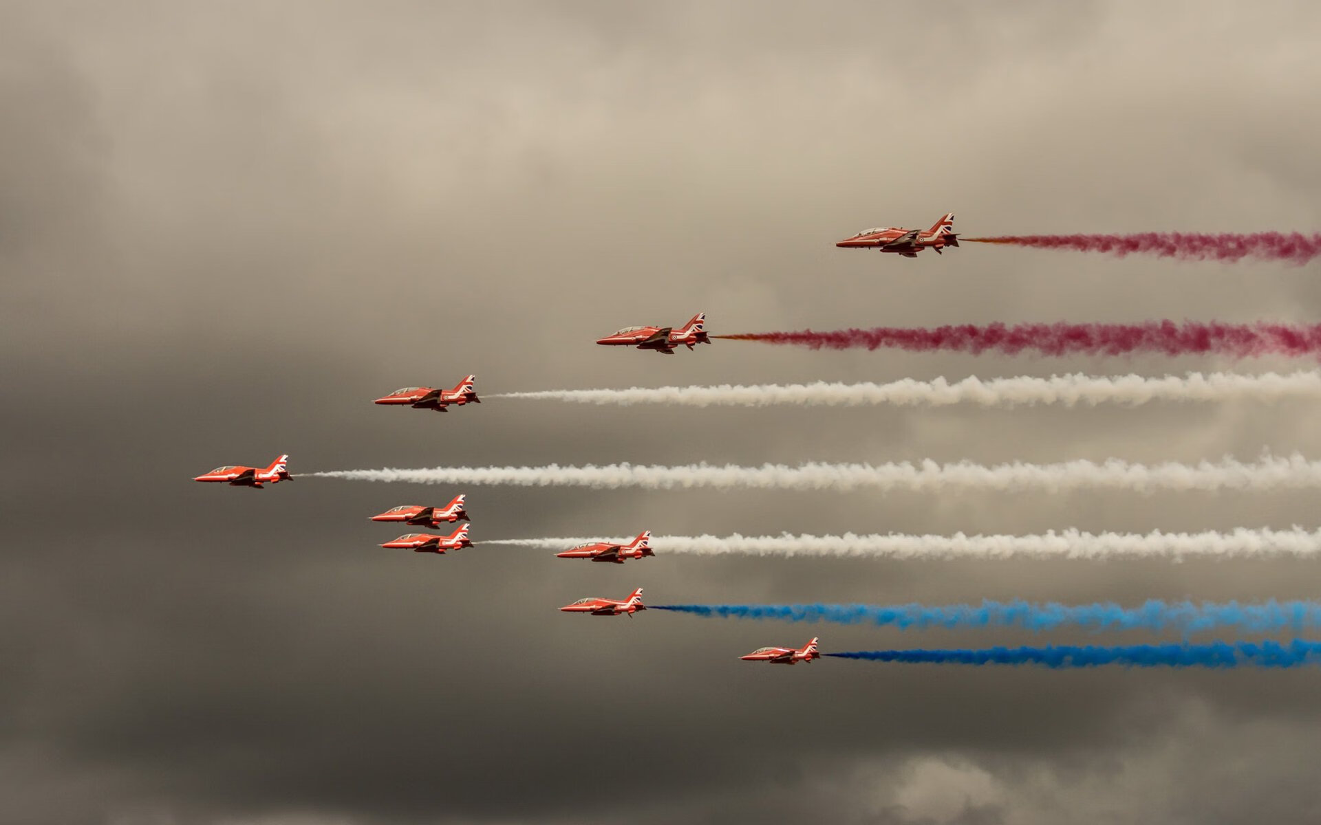 欧洲杯战术创新:变化多端惊艳全场!,欧洲杯战前分析